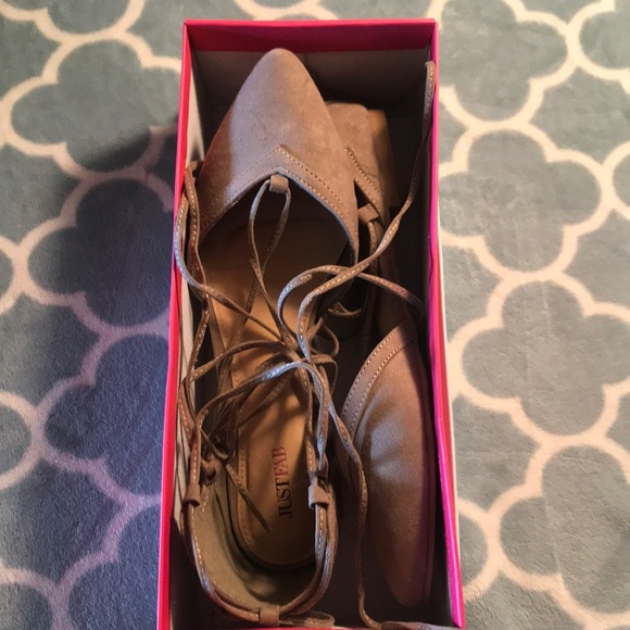🆕 JUST FAB Tan Flats 💕 - Picture 2 of 3